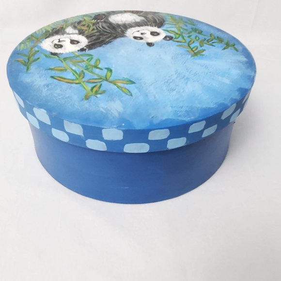 Vintage Hand Painted Panda Bear Round Cardboard Box - Picture 3 of 7